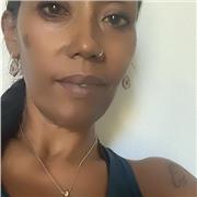 Docente di inglese, scritto e parlato. Impartisce lezioni di un ora, composte di: comprensione del testo, regola grammaticale, esercizio, ascolto attivo, conversazione